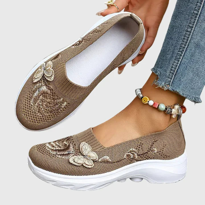 Luviaren™ | Damen Strickslipper mit Schmetterlingsstickerei