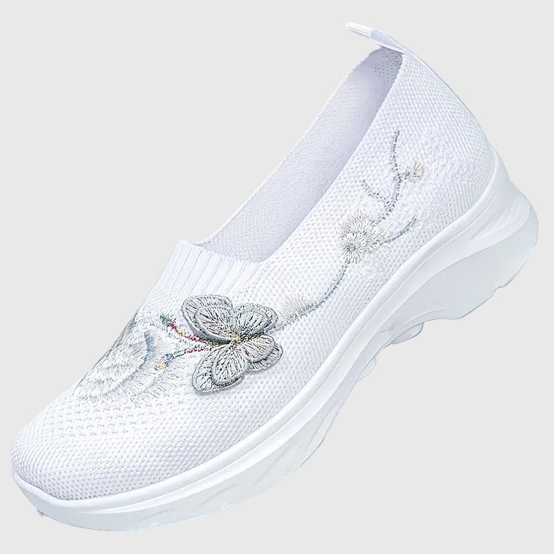 Feldmann™ | Slipper mit Schmetterlingsstickerei
