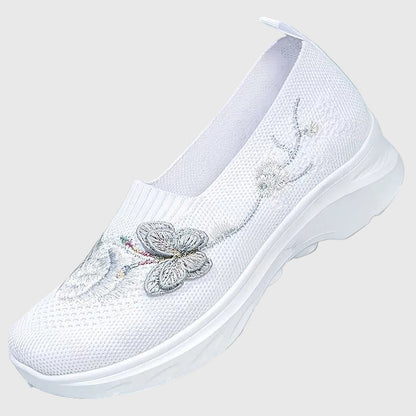 Feldmann™ | Slipper mit Schmetterlingsstickerei