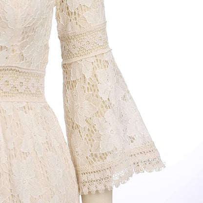 Veldora™ | Boho Spitzenkleid mit Glockenärmeln