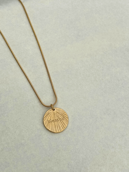 Aurelis™ | Blessed Halskette aus 18k vergoldetem Edelstahl