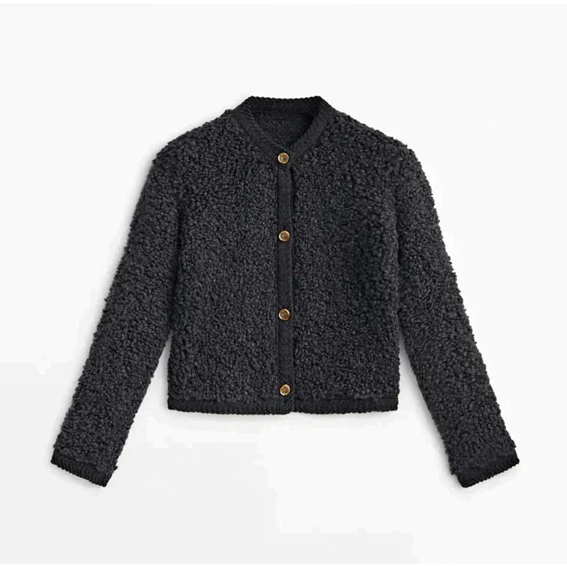Christina | Gemütliche und niedliche moderne Strickjacke