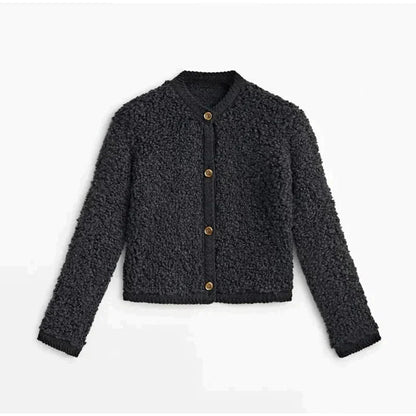 Christina | Gemütliche und niedliche moderne Strickjacke