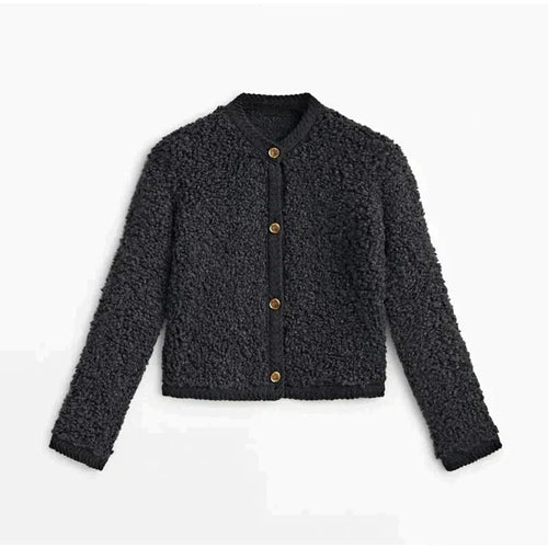 Christina | Gemütliche und niedliche moderne Strickjacke
