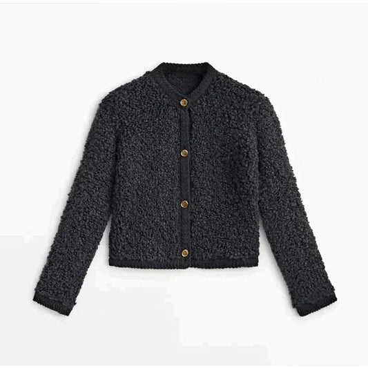 Christina | Gemütliche und niedliche moderne Strickjacke