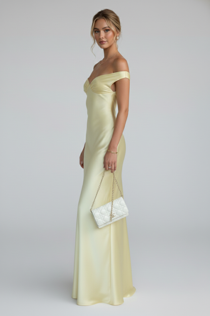 Antje | Elegantes schulterfreies Maxikleid mit Raffungen