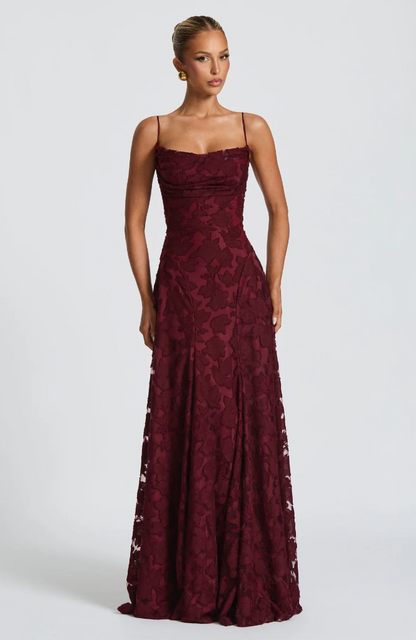 Isabella | Elegantes Spitzen-Maxikleid mit figurbetonter Silhouette