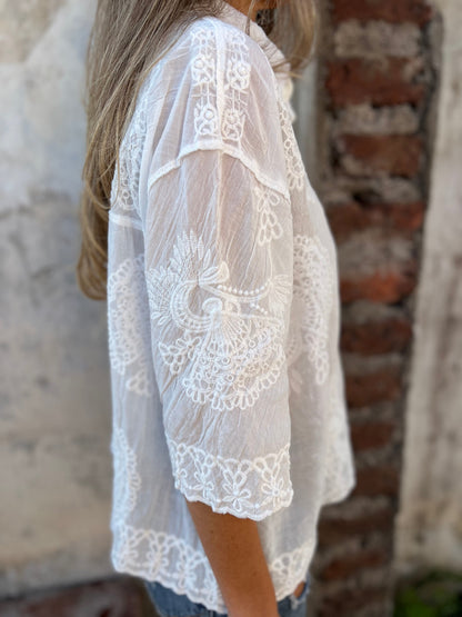 Lina | Elegante Spitzenbluse mit Blumenstickerei