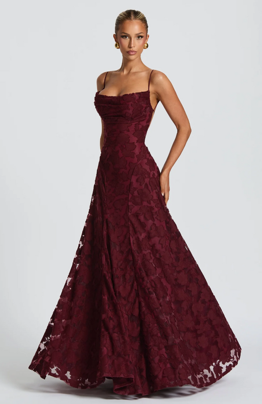 Leah | Elegantes und trendiges Maxikleid mit Spitzendetails