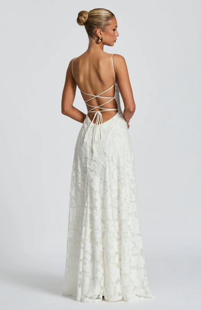 Leah | Elegantes und trendiges Maxikleid mit Spitzendetails