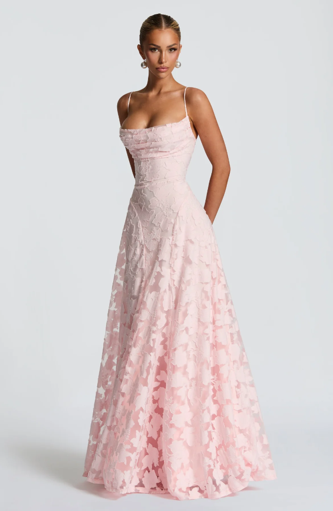 Leah | Elegantes und trendiges Maxikleid mit Spitzendetails