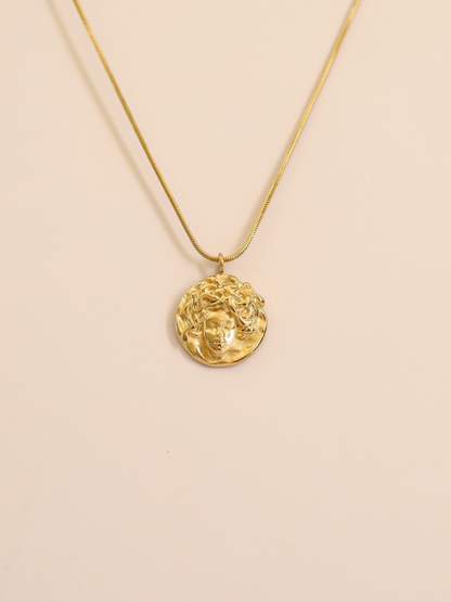 Aurelis™ | Medusa Halskette aus Edelstahl mit 18k Gold Beschichtung
