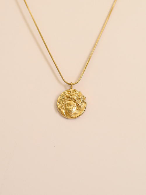 Aurelis™ | Medusa Halskette aus Edelstahl mit 18k Gold Beschichtung