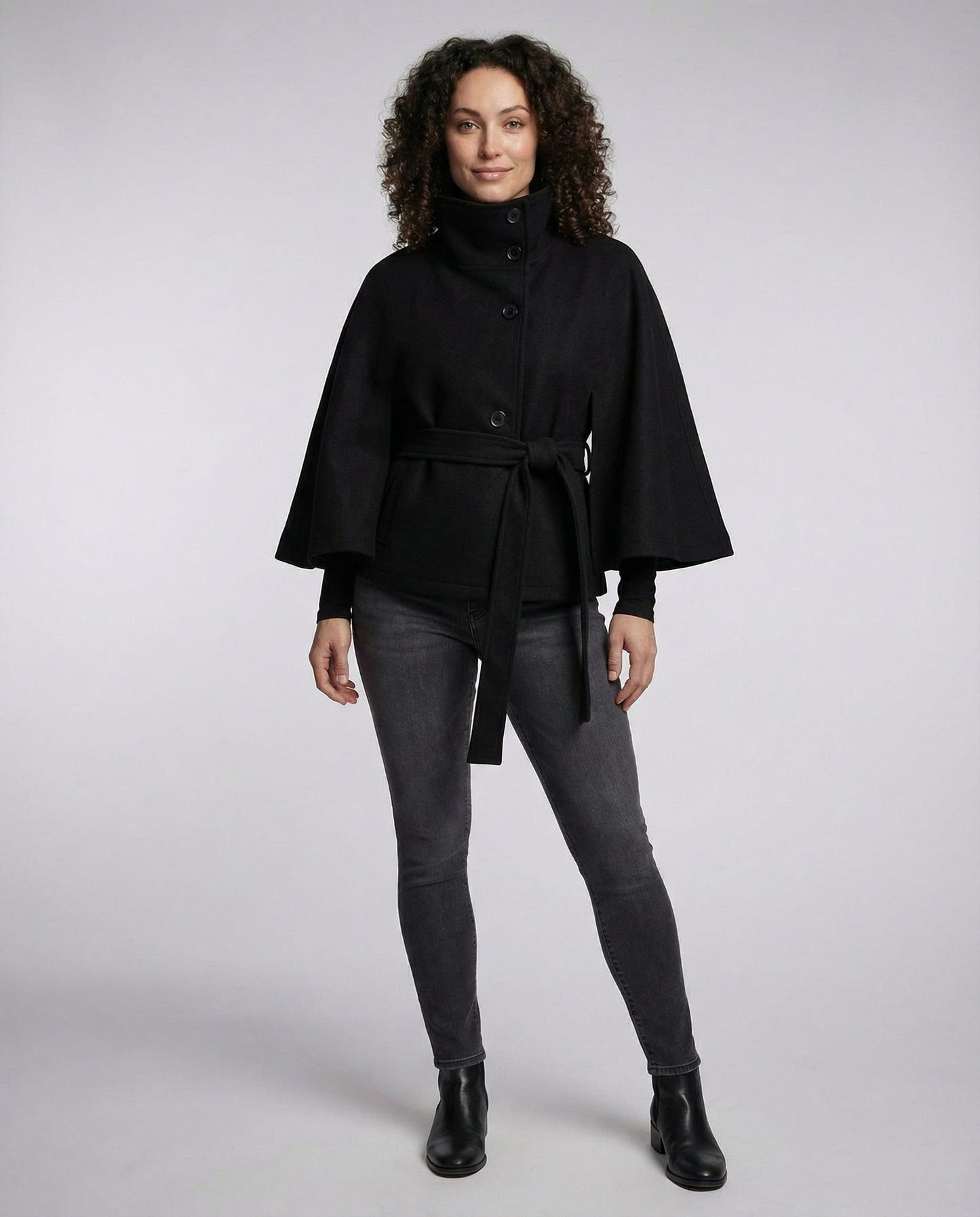 Maria | Elegante Woll-Wickeljacke mit markantem Stehkragen