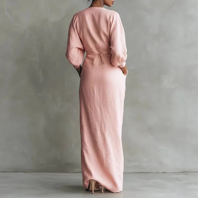 Clara | Elegantes Strick-Maxikleid in Wickeloptik mit tiefem V-Ausschnitt