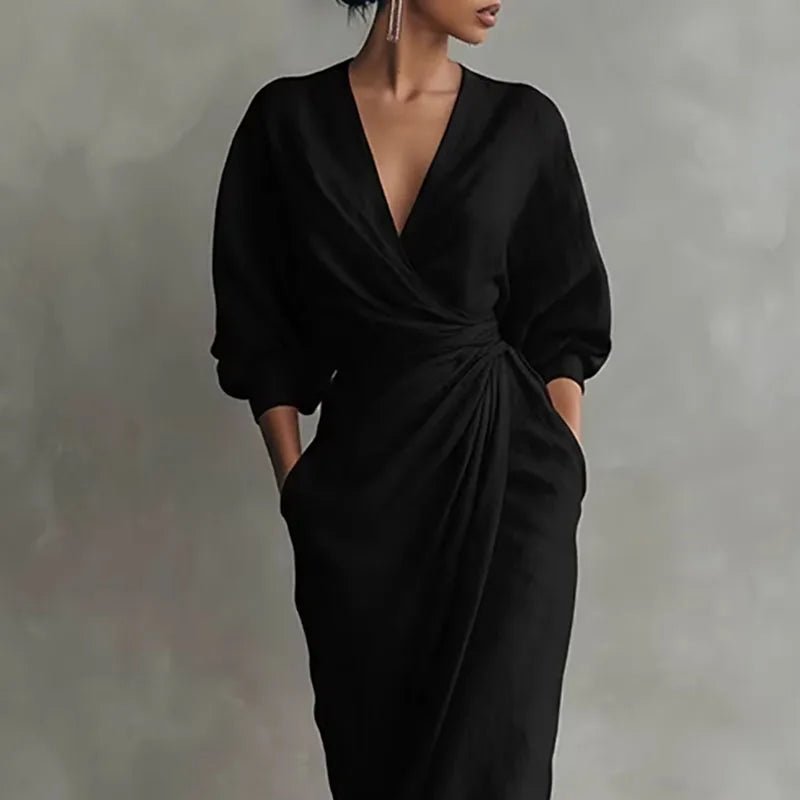 Clara | Elegantes Strick-Maxikleid in Wickeloptik mit tiefem V-Ausschnitt