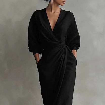 Clara | Elegantes Strick-Maxikleid in Wickeloptik mit tiefem V-Ausschnitt