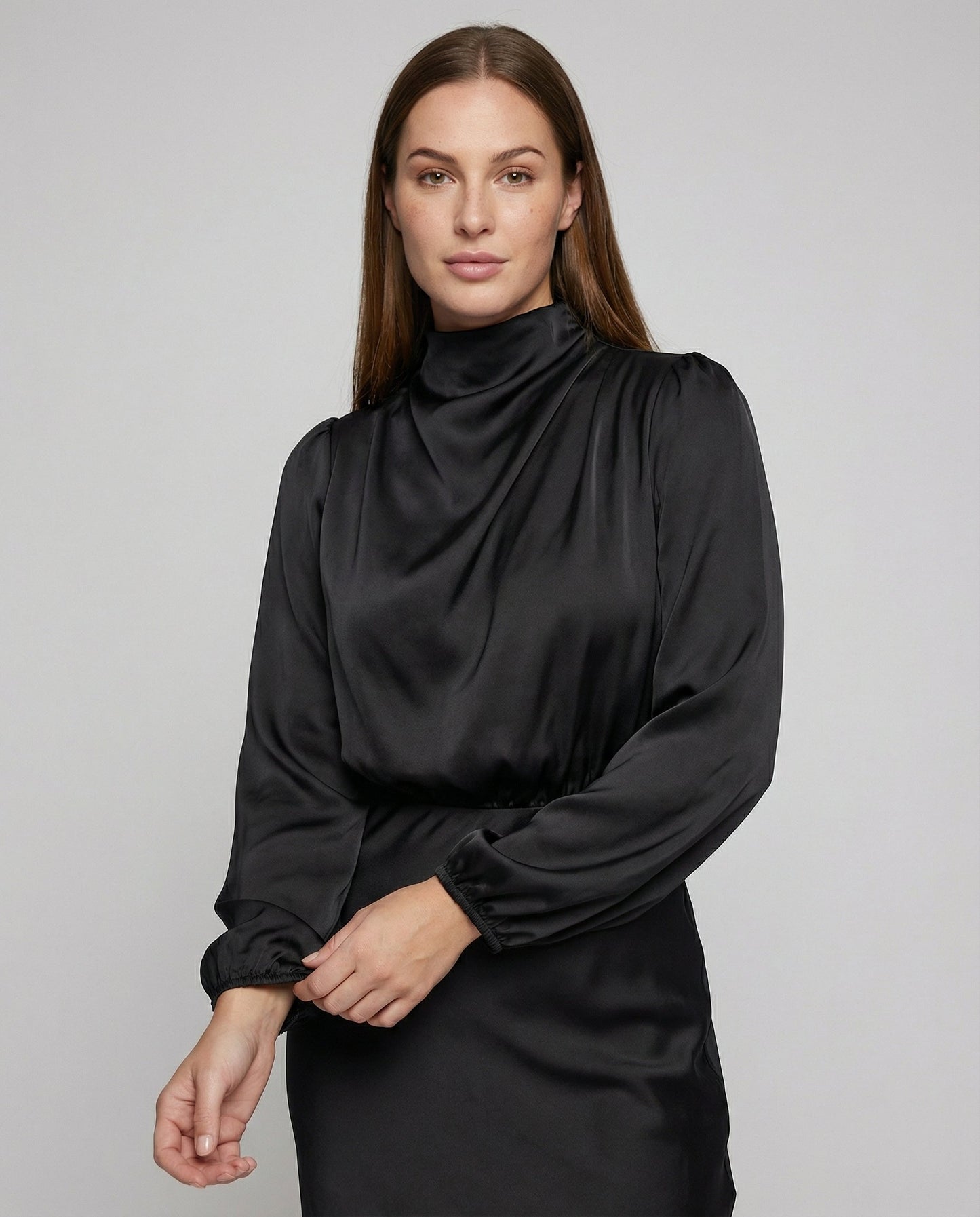 Amelia | Elegantes Satin-Abendkleid mit langen Ärmeln