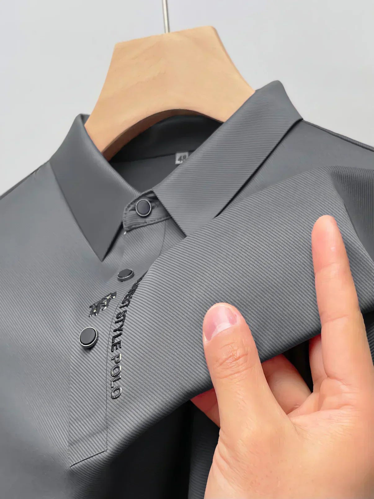 Jonas | Atmungsaktives Herren-Poloshirt für gehobenen Komfort