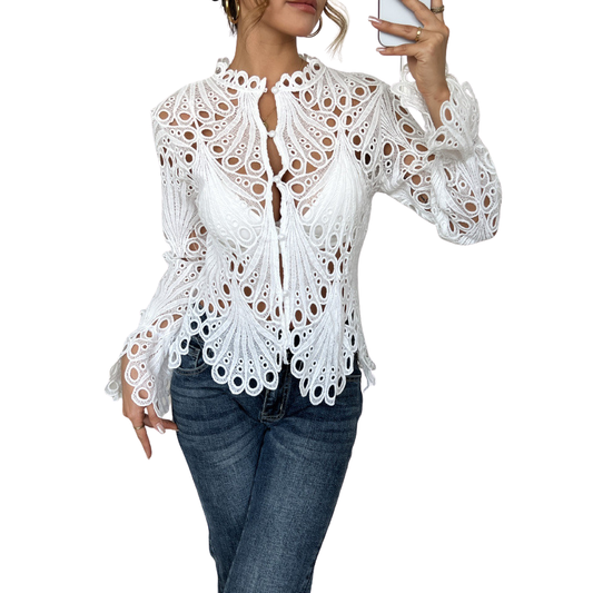 Avelora | Elegante Spitzenbluse mit femininer Leichtigkeit