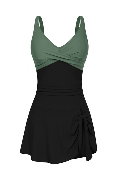 Clara | Figurformender Damen Badeanzug mit elegantem Schnitt