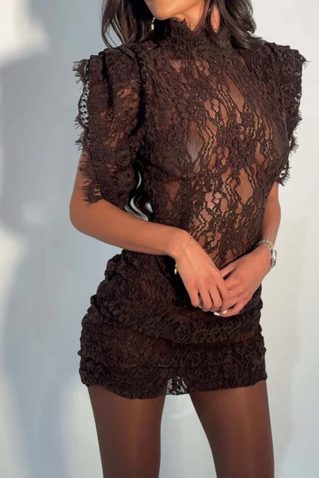 Johanna | Elegantes Spitzen-Minikleid mit Stehkragen