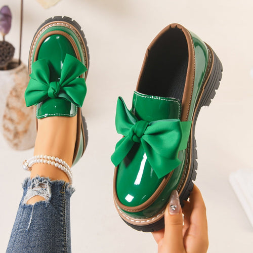 Claudia | Elegante Lackleder-Loafer mit Statement-Schleife