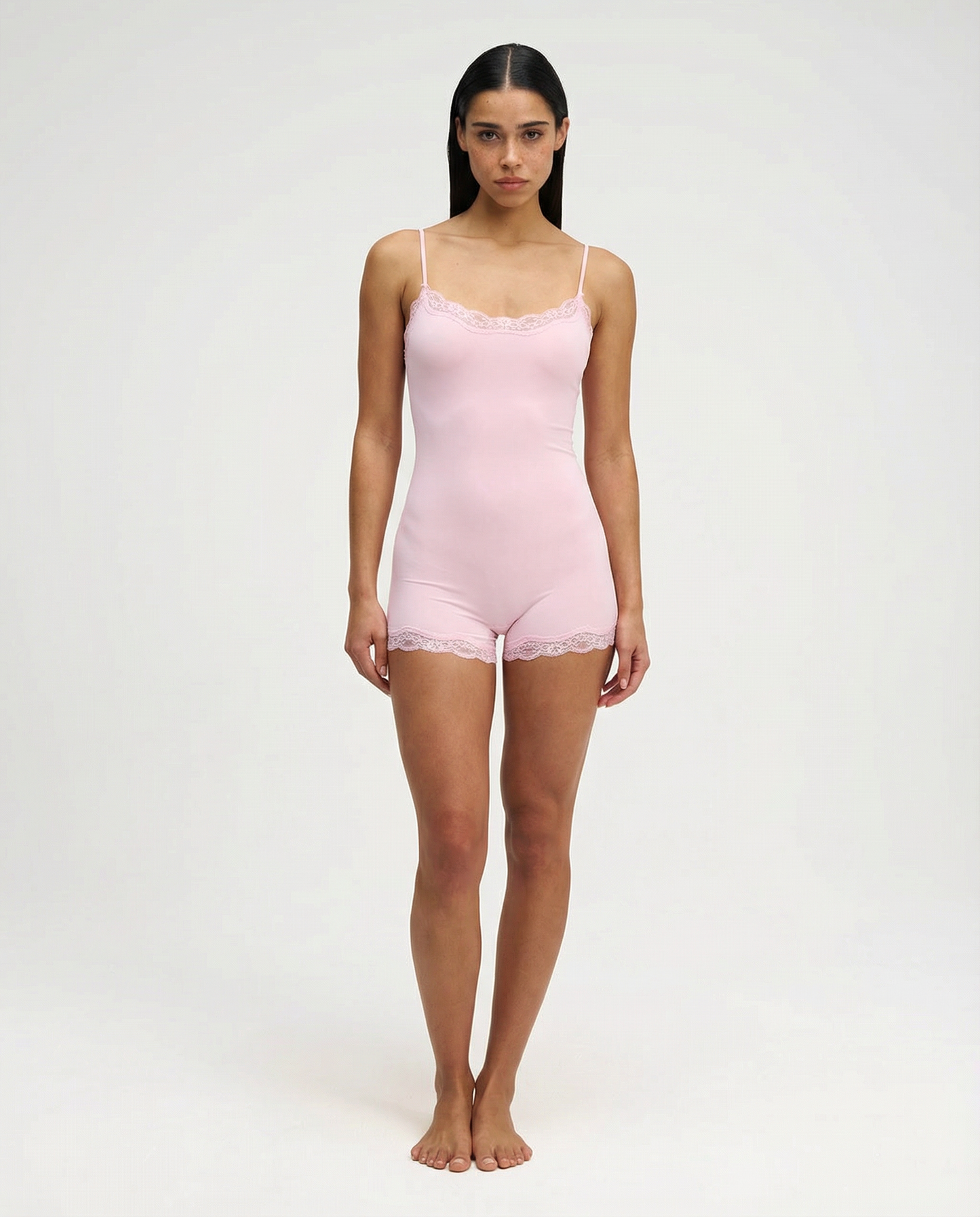 Katharina | Eleganter Damen-Strampler mit Zartem Spitzenbesatz