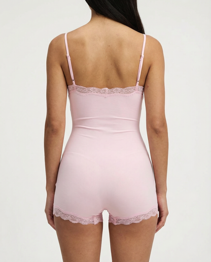 Katharina | Eleganter Damen-Strampler mit Zartem Spitzenbesatz