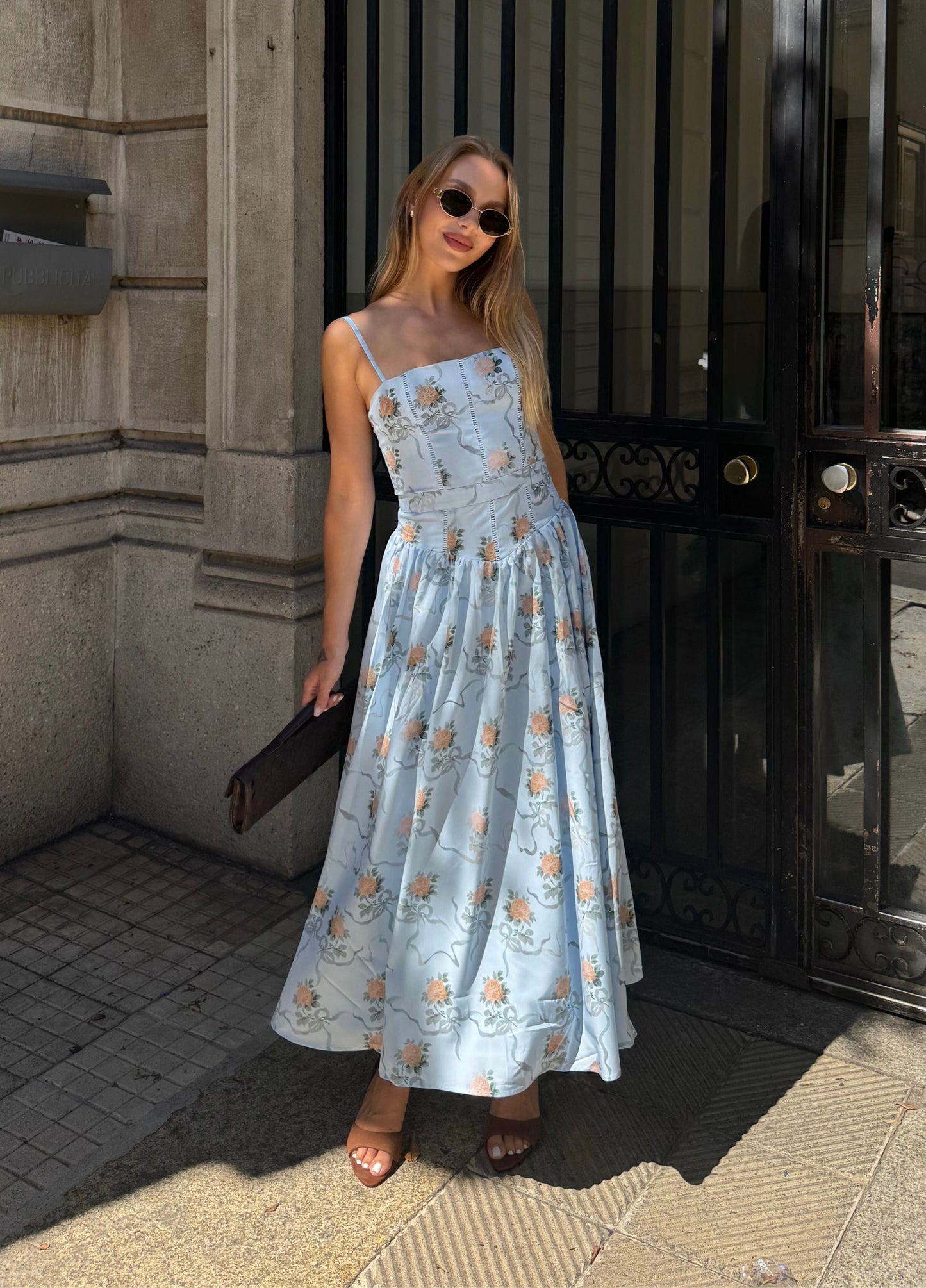 Manuela | Elegantes und stilvolles Midikleid mit Blumenmuster