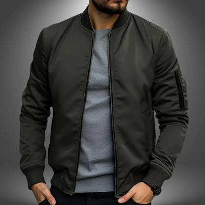 Max | Leichte und sportliche Bomberjacke