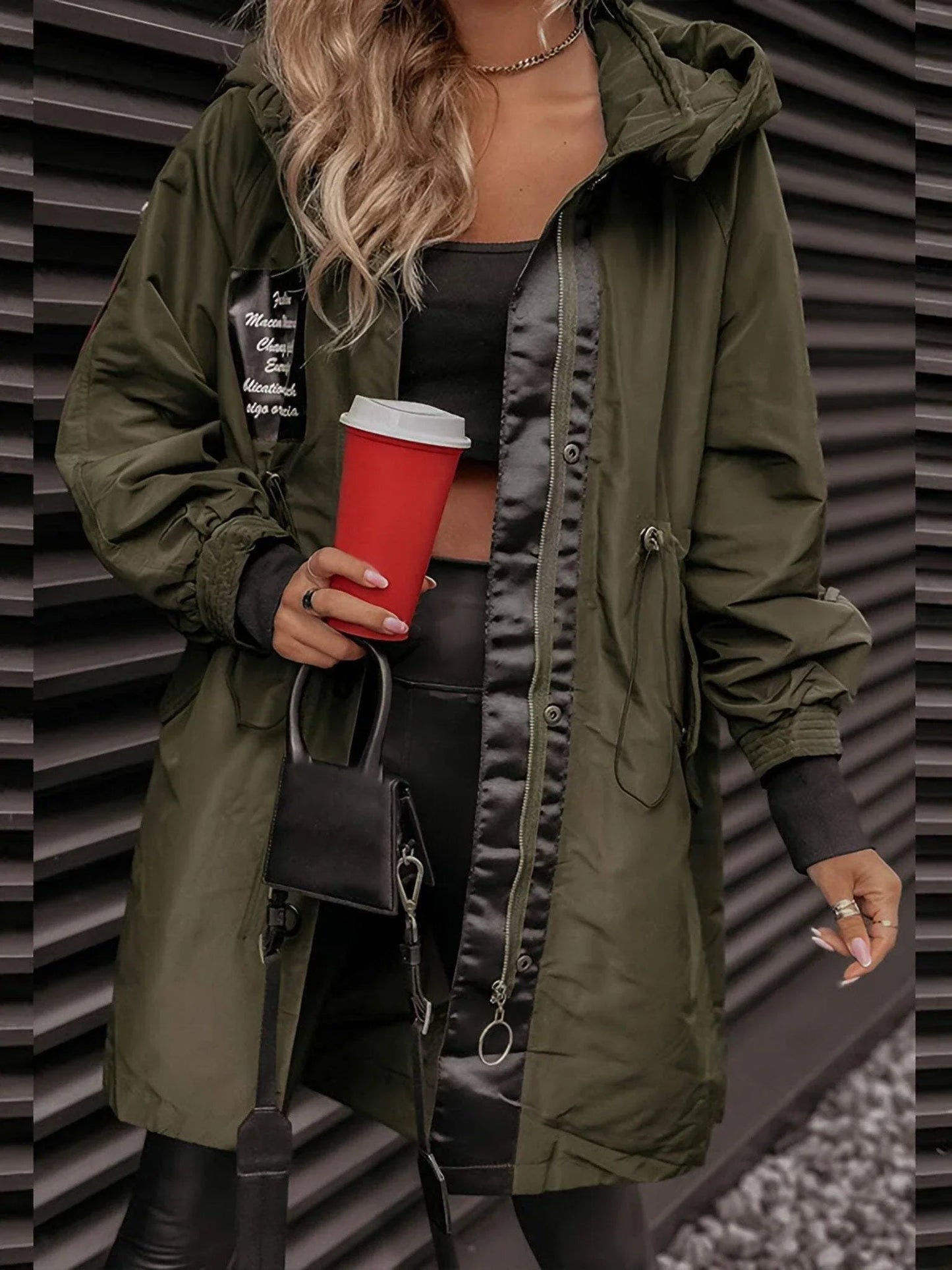 Alina | Elegante und bequeme Kapuzenjacke
