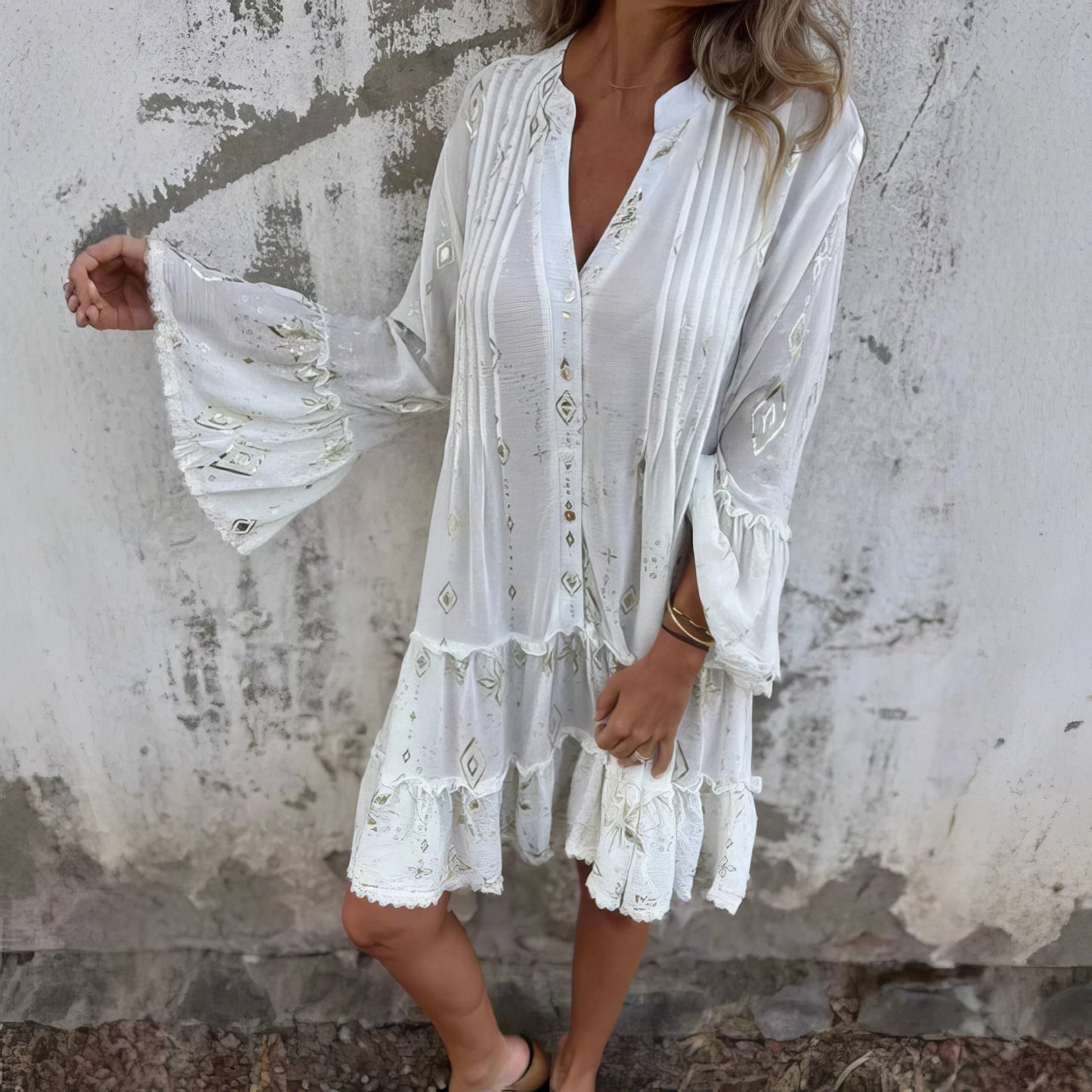 Aurelis™ | Boho Midikleid mit Empire-Taille und Goldakzenten