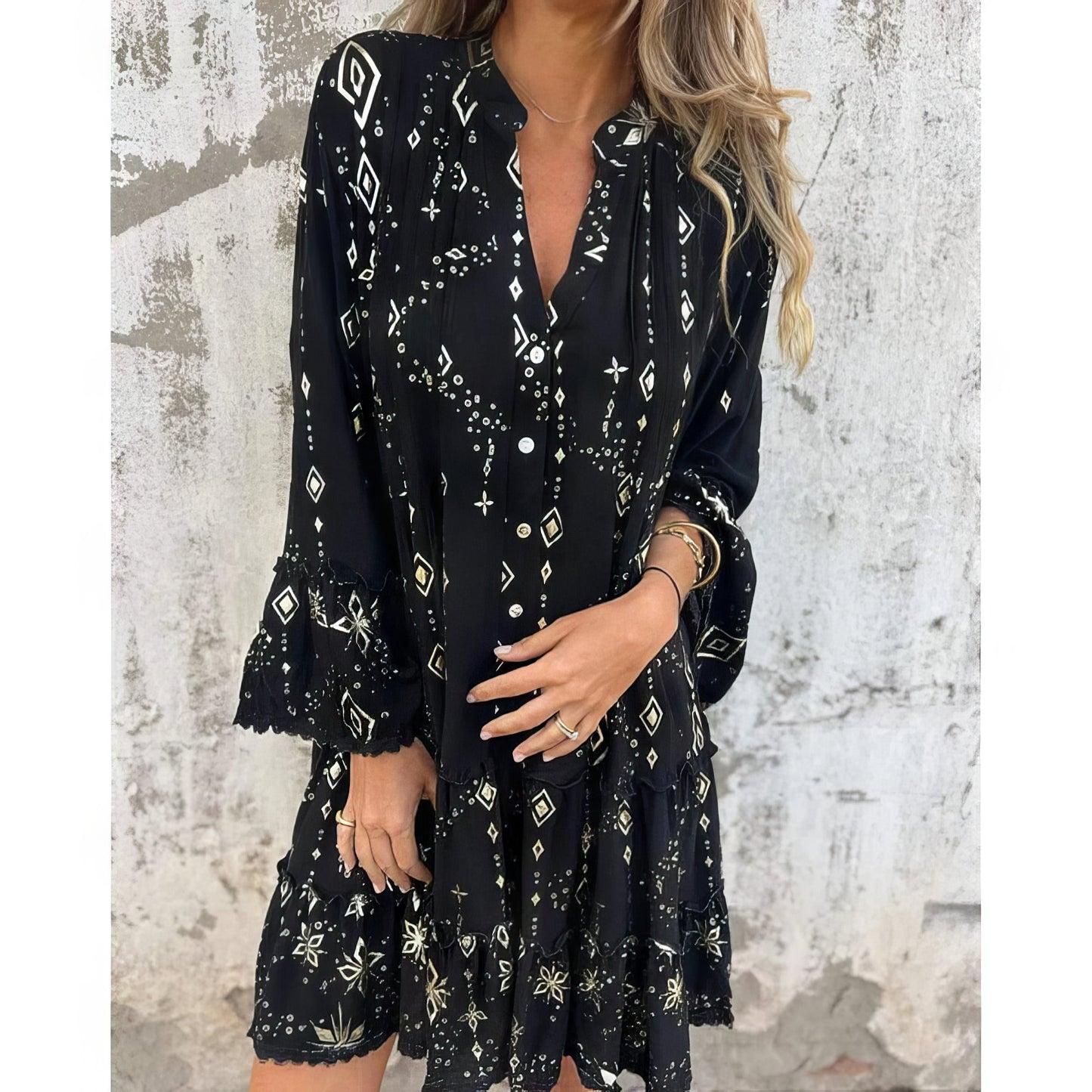 Aurelis™ | Boho Midikleid mit Empire-Taille und Goldakzenten